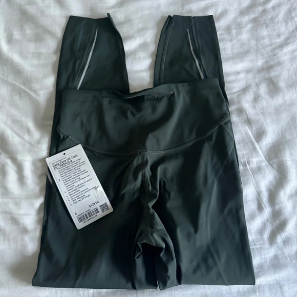 🆕 Lululemon Base Pace HR Reflective Tight 25” Smoked Spruce - Picture 5 of 11